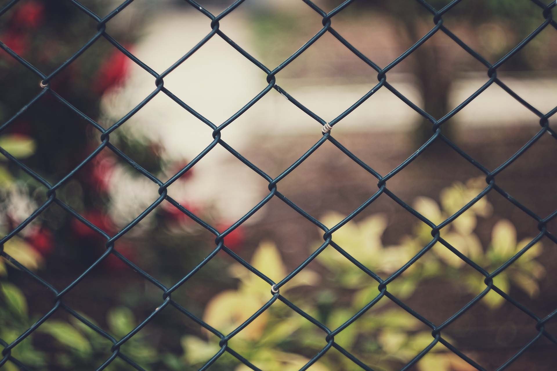 How to Maintain Your Metal/ Chain Link Fence
